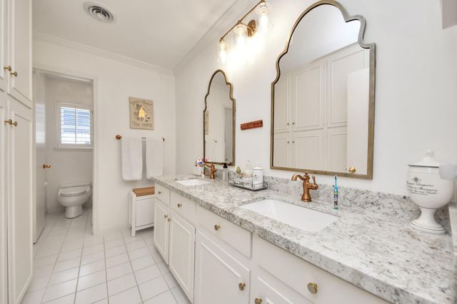 10115 Holly Springs Drive, Houston, TX 77042