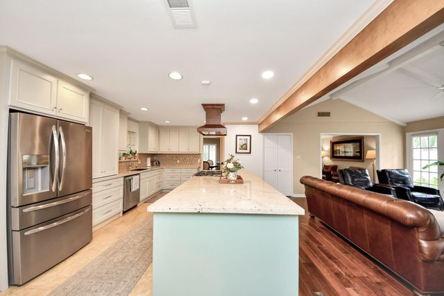 10115 Holly Springs Drive, Houston, TX 77042