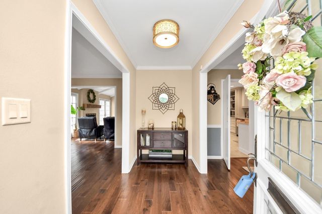 10115 Holly Springs Drive, Houston, TX 77042