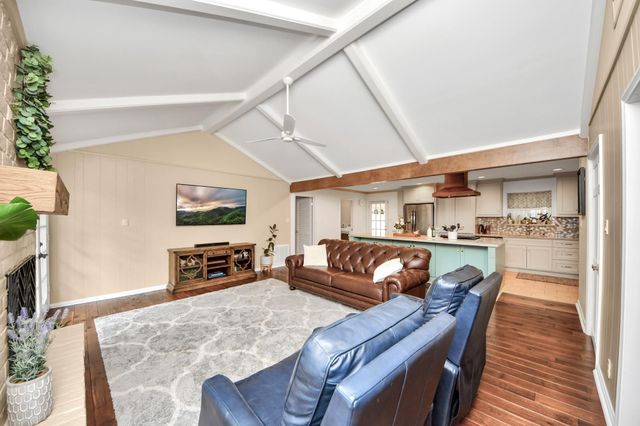 10115 Holly Springs Drive, Houston, TX 77042