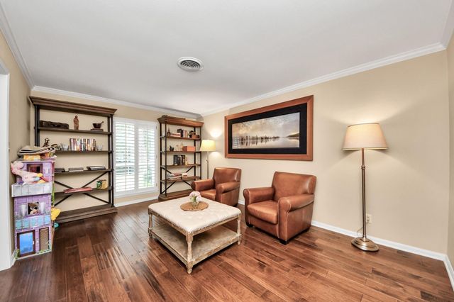10115 Holly Springs Drive, Houston, TX 77042