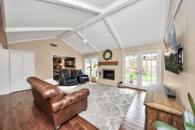 10115 Holly Springs Drive, Houston, TX 77042