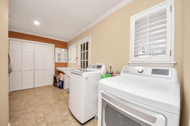 10115 Holly Springs Drive, Houston, TX 77042