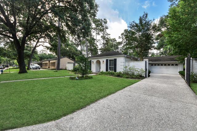 10115 Holly Springs Drive, Houston, TX 77042