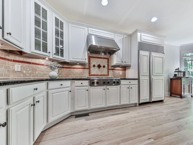 5037 Towne Lake Hills North, Woodstock, GA 30189