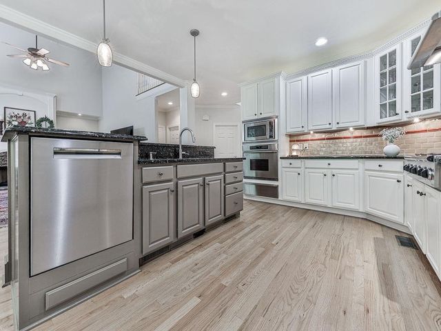 5037 Towne Lake Hills North, Woodstock, GA 30189