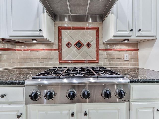 5037 Towne Lake Hills North, Woodstock, GA 30189