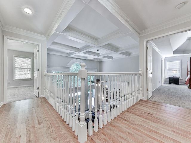 5037 Towne Lake Hills North, Woodstock, GA 30189