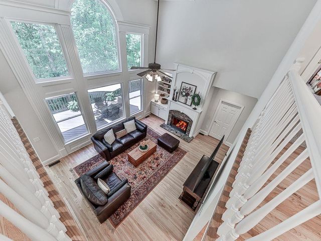 5037 Towne Lake Hills North, Woodstock, GA 30189