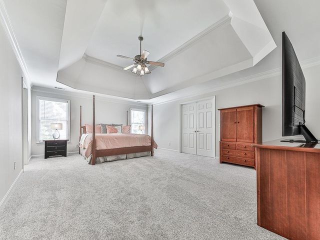5037 Towne Lake Hills North, Woodstock, GA 30189