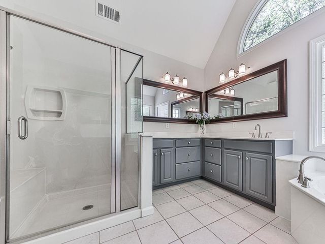 5037 Towne Lake Hills North, Woodstock, GA 30189