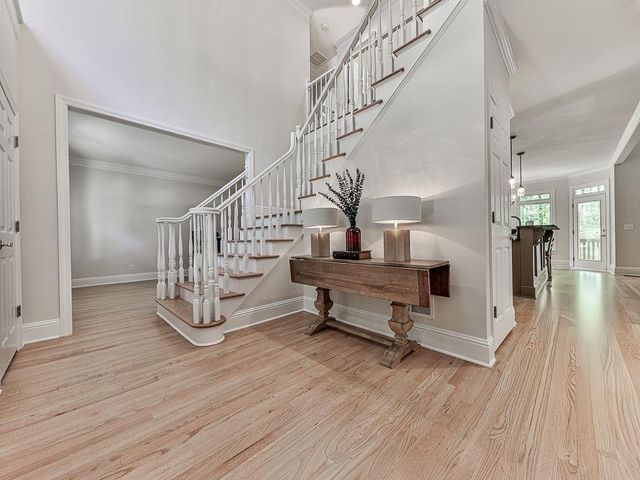 5037 Towne Lake Hills North, Woodstock, GA 30189