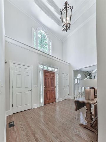 5037 Towne Lake Hills North, Woodstock, GA 30189