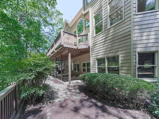 5037 Towne Lake Hills North, Woodstock, GA 30189