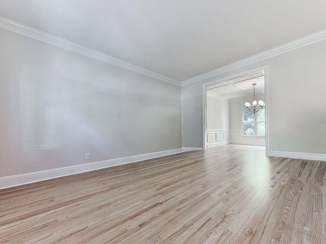 5037 Towne Lake Hills North, Woodstock, GA 30189