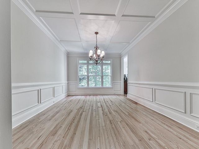5037 Towne Lake Hills North, Woodstock, GA 30189
