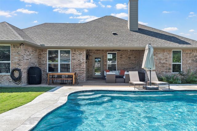 857 Day Star Drive, Hewitt, TX 76643