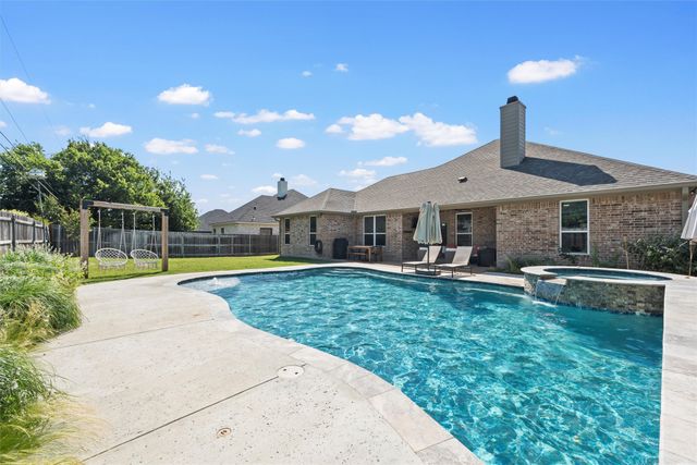 857 Day Star Drive, Hewitt, TX 76643