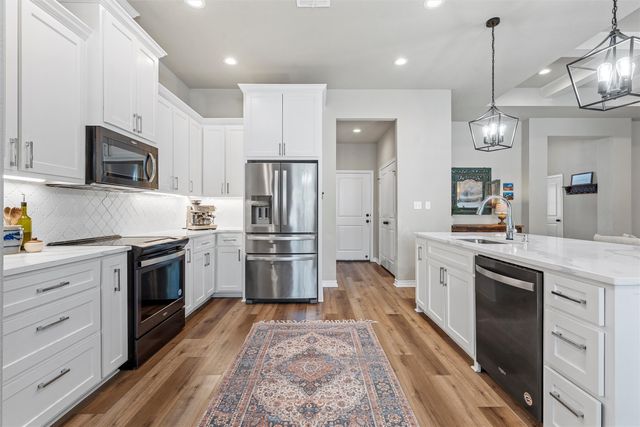 857 Day Star Drive, Hewitt, TX 76643