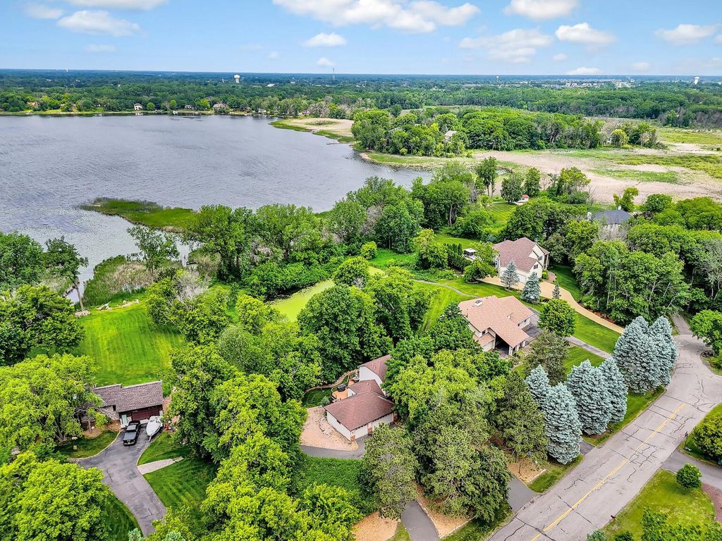 6033 Sargent Court N, Lino Lakes, MN 55110