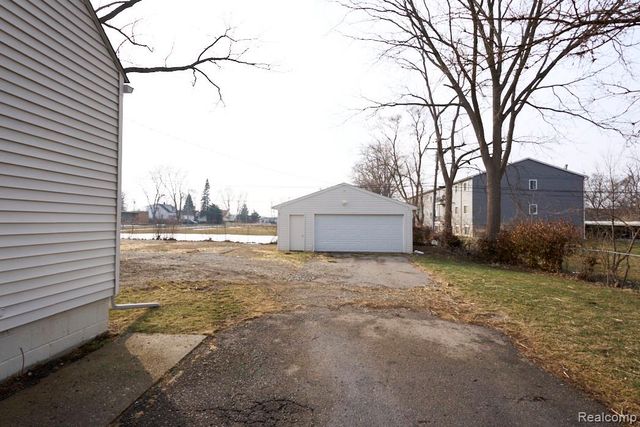 5915 Merriman Road, Garden City, MI 48135