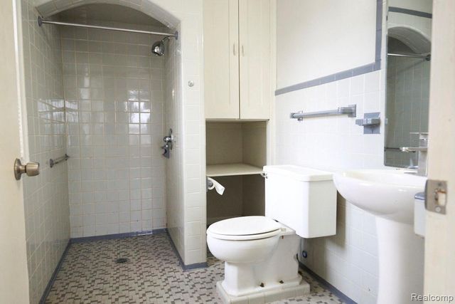 5915 Merriman Road, Garden City, MI 48135