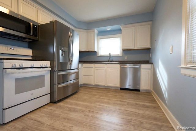 5915 Merriman Road, Garden City, MI 48135