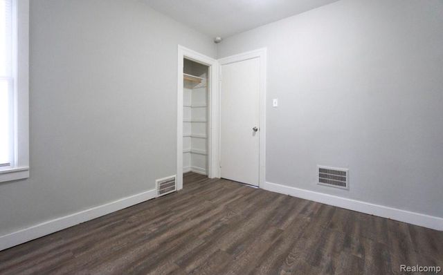 5915 Merriman Road, Garden City, MI 48135