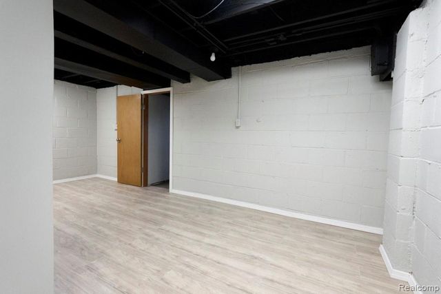 5915 Merriman Road, Garden City, MI 48135