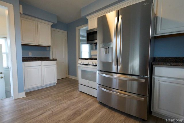 5915 Merriman Road, Garden City, MI 48135