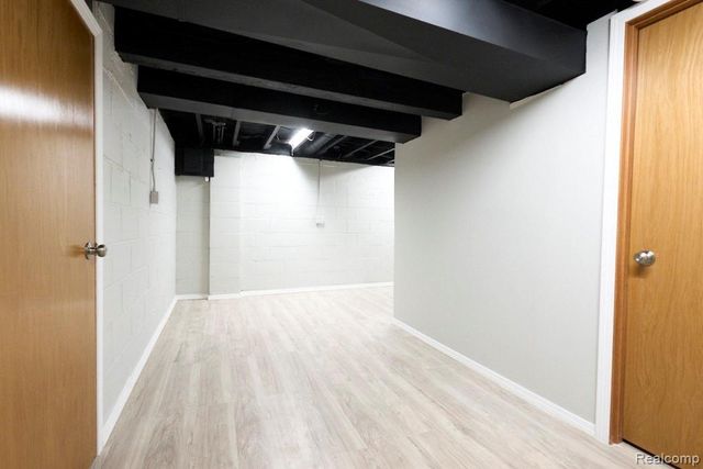 5915 Merriman Road, Garden City, MI 48135