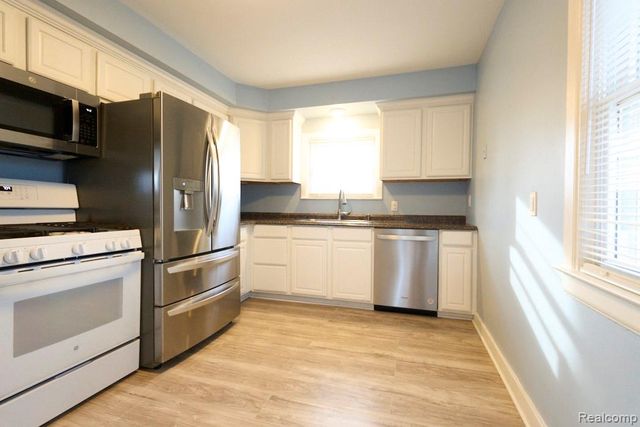 5915 Merriman Road, Garden City, MI 48135