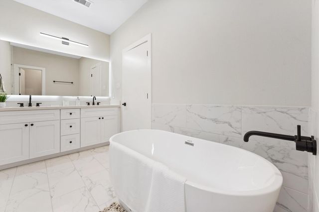 2131 Blalock Road D, Houston, TX 77080