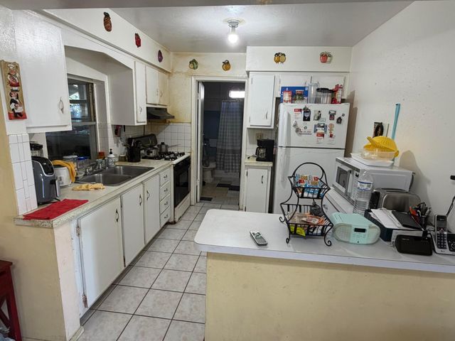 6600 NW 24TH Court, Sunrise, FL 33313