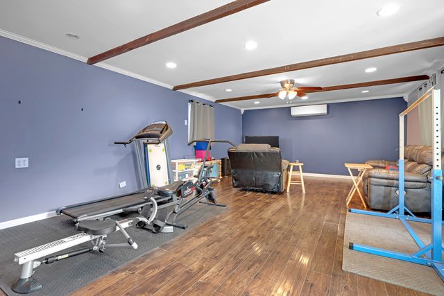 635 S SPRINGINSGUTH Road, Schaumburg, IL 60193