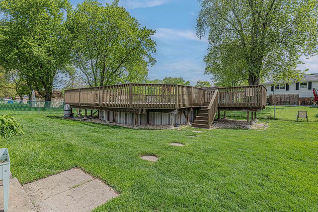 635 S SPRINGINSGUTH Road, Schaumburg, IL 60193