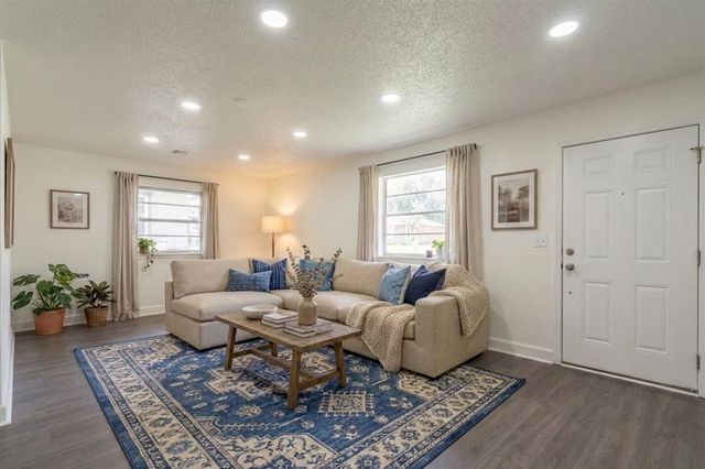 3916 S Youngs Place, Oklahoma City, OK 73119