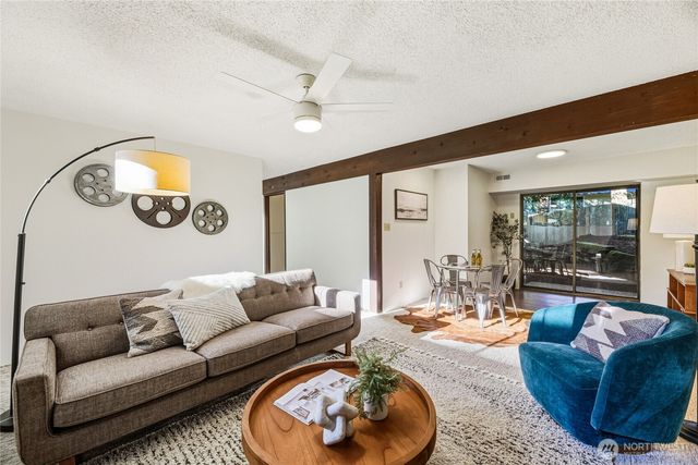 10027 169th Avenue NE, Redmond, WA 98052