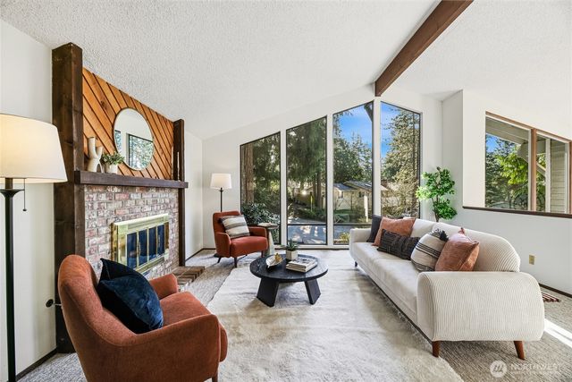 10027 169th Avenue NE, Redmond, WA 98052