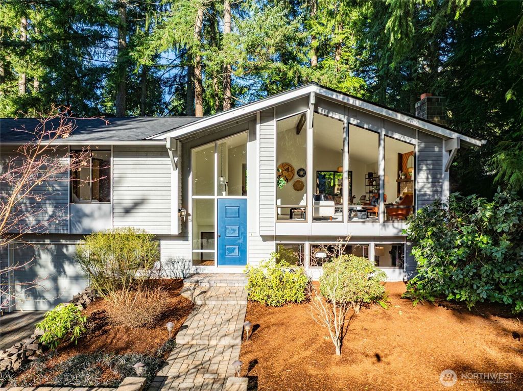 10027 169th Avenue NE, Redmond, WA 98052