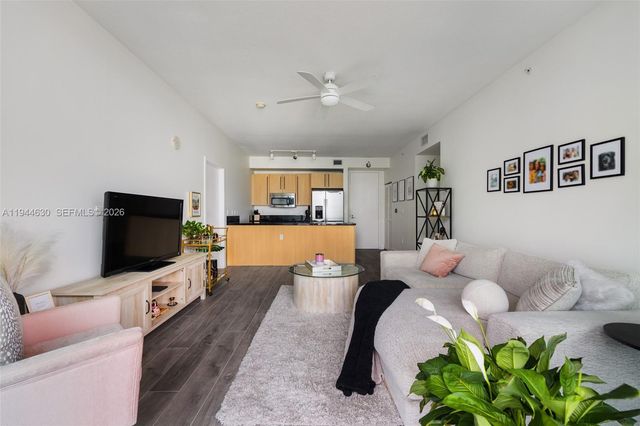 1111 SW 1st Ave 3723-N, Miami, FL 33130