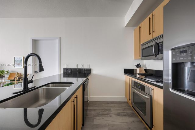 1111 SW 1st Ave 3723-N, Miami, FL 33130