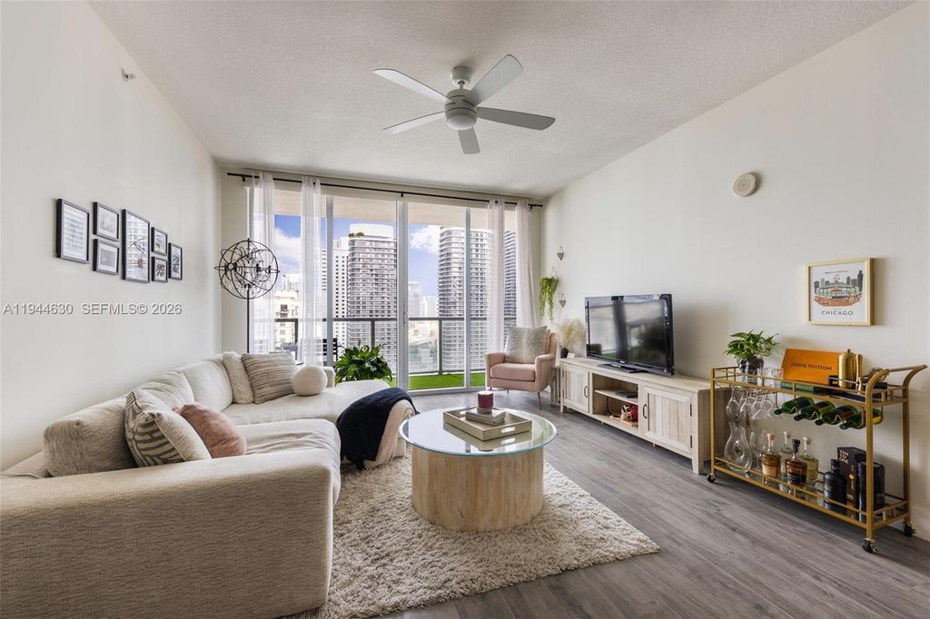 1111 SW 1st Ave 3723-N, Miami, FL 33130