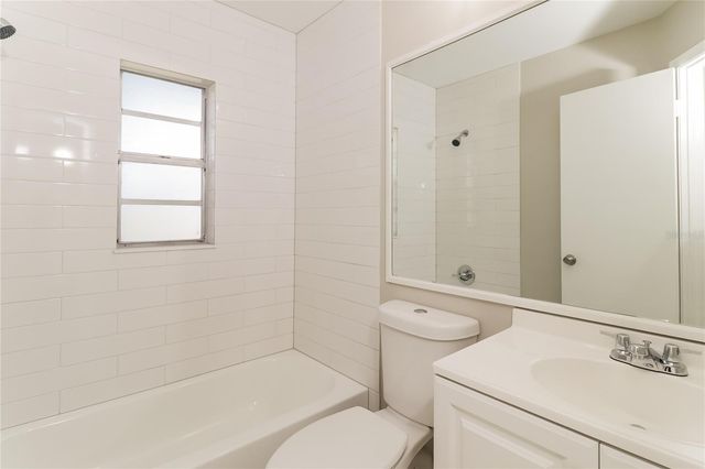 9059 DIXIANA VILLA CIRCLE, Tampa, FL 33635