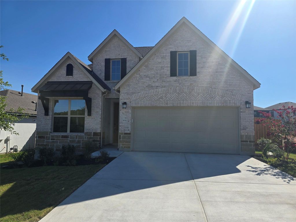8512 Red Bottle Brush RD, Lago Vista, TX 78645