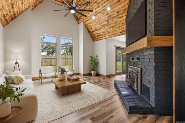 162 Oak Grove Road, Austin, AR 72007