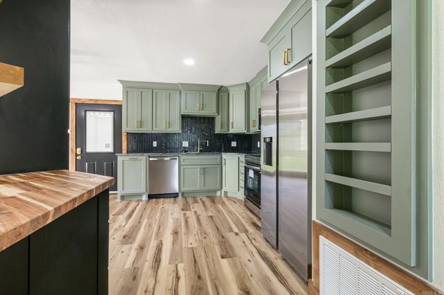 162 Oak Grove Road, Austin, AR 72007