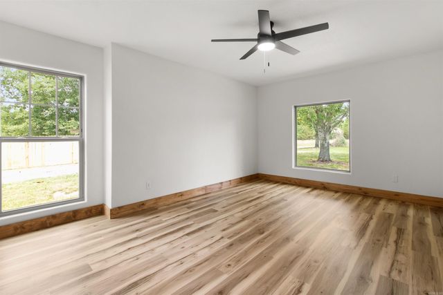 162 Oak Grove Road, Austin, AR 72007