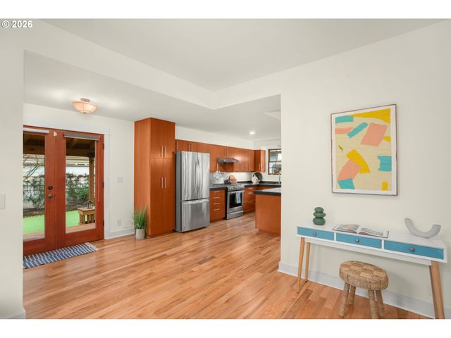 5015 Ne CLEVELAND Ave, Portland, OR 97211