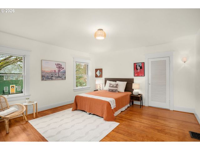 5015 Ne CLEVELAND Ave, Portland, OR 97211